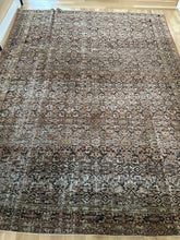 Load image into Gallery viewer, Antique Mahal 8’3” x 10’7”