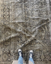 Load image into Gallery viewer, Antique Mahal Large Area Rug 9’7” x 12’4”