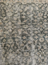 Load image into Gallery viewer, Vintage Turkish 7’4” x 10’