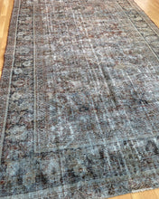 Load image into Gallery viewer, Semi-Antique Designer #137 6’11” x 10’3” Area Rug