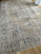 Load image into Gallery viewer, Vintage Turkish 9’2” x 12’10”