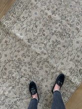 Load image into Gallery viewer, Vintage Turkish 4’1” x 6’8”