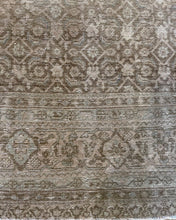 Load image into Gallery viewer, Antique Mahal 9’11” x 13’3”