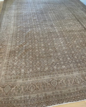 Load image into Gallery viewer, Antique Mahal 9’11” x 13’3”