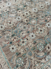 Load image into Gallery viewer, Vintage Floral Mahal 7’ x 10’3”