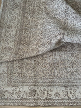 Load image into Gallery viewer, Vintage Turkish 7’5” x 11’1”