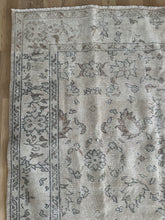 Load image into Gallery viewer, Vintage Turkish 5’8” x 8’11”