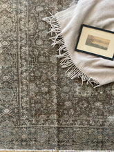 Load image into Gallery viewer, Designer #130 8’ x 11’ Area Rug
