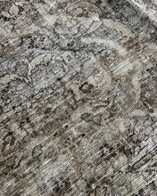 Load image into Gallery viewer, Antique Mahal Large Area Rug 9’7” x 12’4”