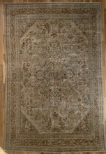 Load image into Gallery viewer, Vintage Medium Area Rug 6’8” x 10’