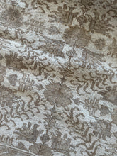 Load image into Gallery viewer, Vintage Kurdish 4’6” x 6’2”