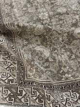 Load image into Gallery viewer, Antique Malayer Scatter Rug 3’2” x 5’8”
