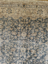 Load image into Gallery viewer, Vintage Turkish 6’6” x 9’8”
