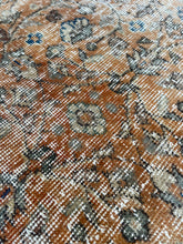 Load image into Gallery viewer, Vintage Turkish Rug 7’ x 10’6”