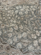 Load image into Gallery viewer, Vintage Large Area Rug 8’7” x 12’
