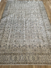Load image into Gallery viewer, Vintage Turkish 6’5” x 10’1”
