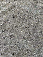 Load image into Gallery viewer, Antique Mahal 9’1” x 11’7”