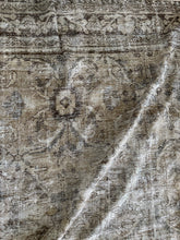 Load image into Gallery viewer, Antique Mahal 9’2” x 11’5”