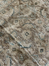 Load image into Gallery viewer, Vintage Large Area Rug 9’5” x 12’5”