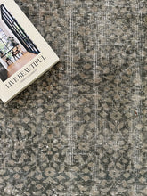 Load image into Gallery viewer, Vintage Turkish 7’4” x 10’