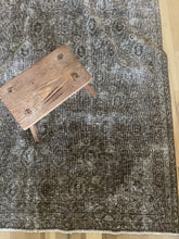 Load image into Gallery viewer, Vintage Medium Area Rug 6’ x 9’8”