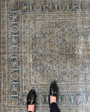 Load image into Gallery viewer, Antique Scatter Rug 4’5” x 6’4”