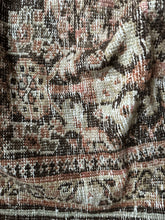 Load image into Gallery viewer, Antique Mahal 6’8” x 9’8”