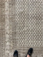 Load image into Gallery viewer, Vintage Seraben 6’ 10” x 10’1”
