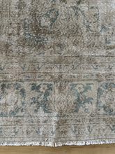 Load image into Gallery viewer, Vintage Turkish 9’2” x 12’10”