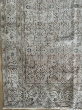Load image into Gallery viewer, Vintage Turkish 7’ x 10’7”