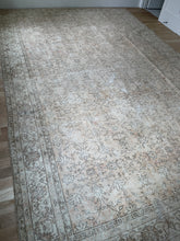 Load image into Gallery viewer, Turkish Large Area Rug 8’8” x 13’9”