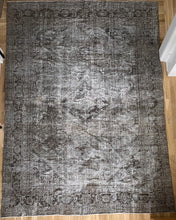 Load image into Gallery viewer, Antique Large Area Rug 9’3” x 12’10”