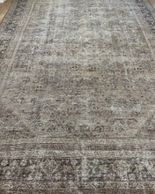 Load image into Gallery viewer, Antique Mahal