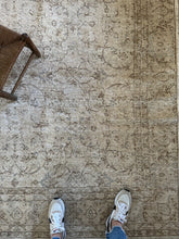 Load image into Gallery viewer, Vintage Turkish 6’11” x 9’9”