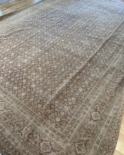 Load image into Gallery viewer, Antique Mahal 9’11” x 13’3”