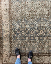Load image into Gallery viewer, Vintage Malayer 7’3” x 10’1” Area Rug