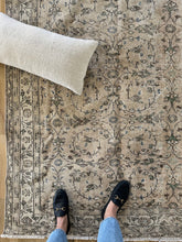 Load image into Gallery viewer, Vintage Turkish 4’5” x 7’3”