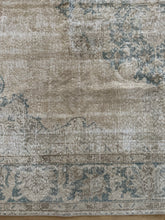 Load image into Gallery viewer, Vintage Turkish 9’2” x 12’10”