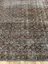 Load image into Gallery viewer, Antique Mahal 8’3” x 10’7”