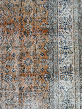 Load image into Gallery viewer, Vintage Turkish Rug 7’ x 10’6”