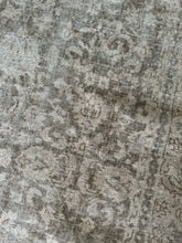Load image into Gallery viewer, Vintage Turkish 6’4” x 9’6”