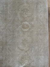 Load image into Gallery viewer, Vintage Large Area Rug 8'3" x 10'9"