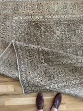 Load image into Gallery viewer, Vintage Dokorksh 7’7” x 10’2”