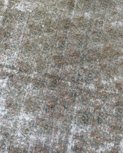 Load image into Gallery viewer, Antique Doroksh 6’3” x 10’4”