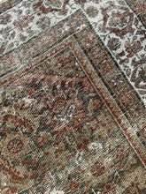 Load image into Gallery viewer, Antique Mahal Scatter Rug 4’4” x 6’6”