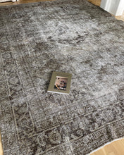 Load image into Gallery viewer, Antique Large Area Rug 9’3” x 12’10”