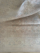 Load image into Gallery viewer, Vintage Mahal 8’3” x 11’4”