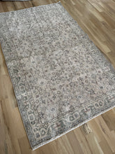 Load image into Gallery viewer, Vintage Turkish 4’1” x 6’8”