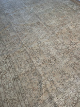 Load image into Gallery viewer, Turkish Large Area Rug 8’8” x 13’9”