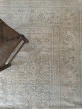 Load image into Gallery viewer, Vintage Mahal 8’3” x 11’4”